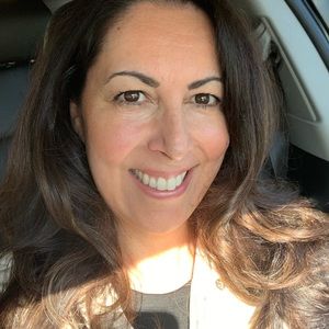 Meet your Posher, Ana